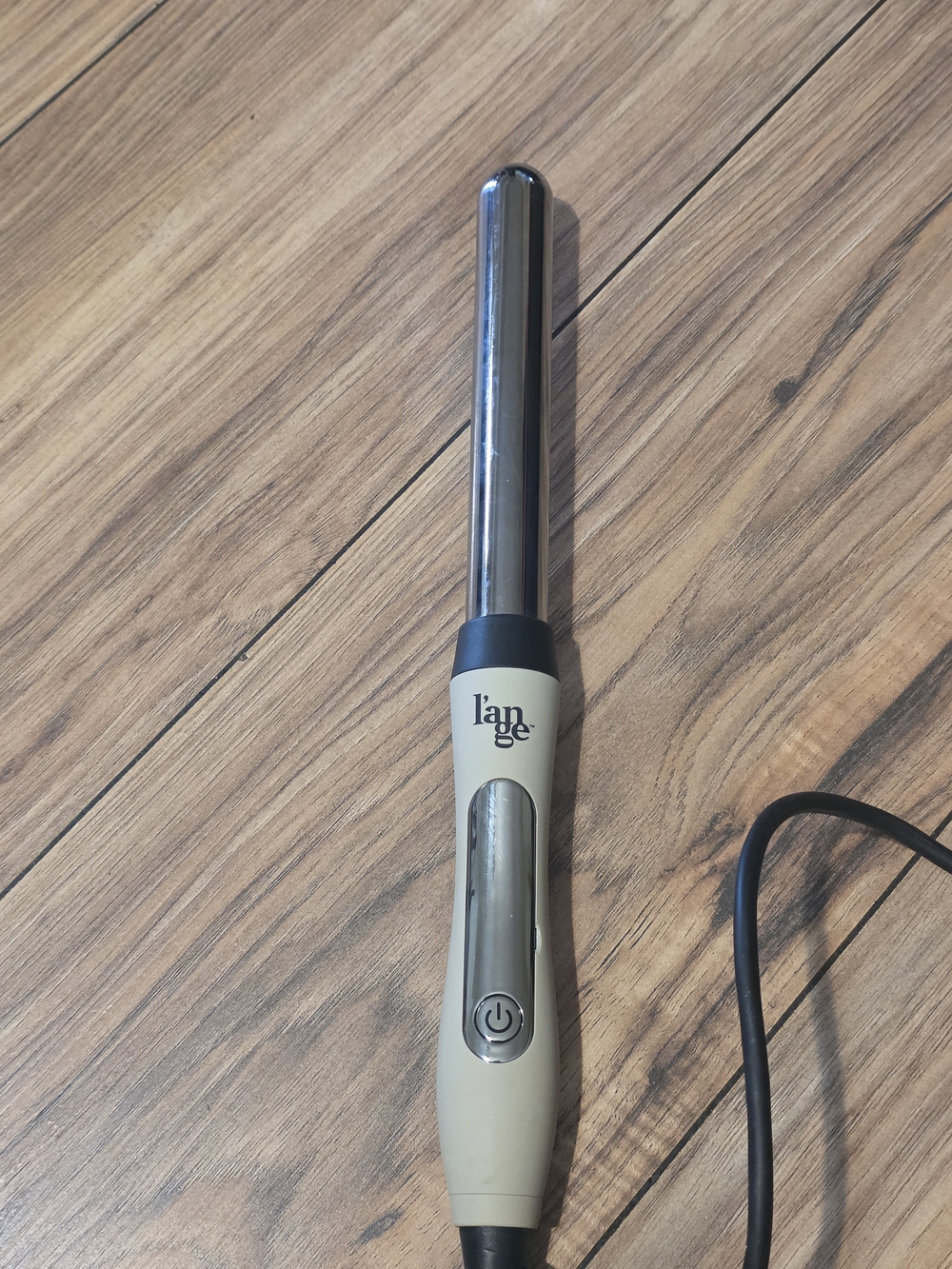 l'ange Ceramic Curling Wand in Beige and Silver